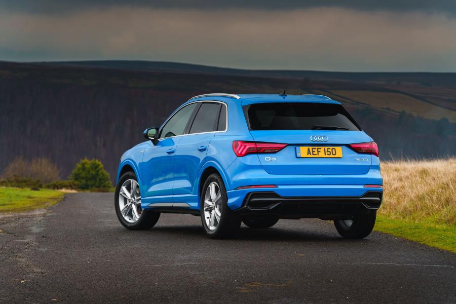  Audi Q3 35 TFSI S-Line (8U) 2018 года  (UK) (фото 13 из 40)
